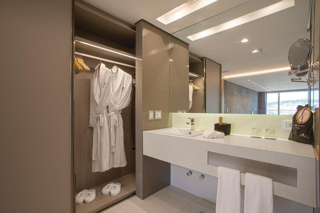 Suryaa Hotel Pinhais, Curio Collection By Hilton Exteriér fotografie