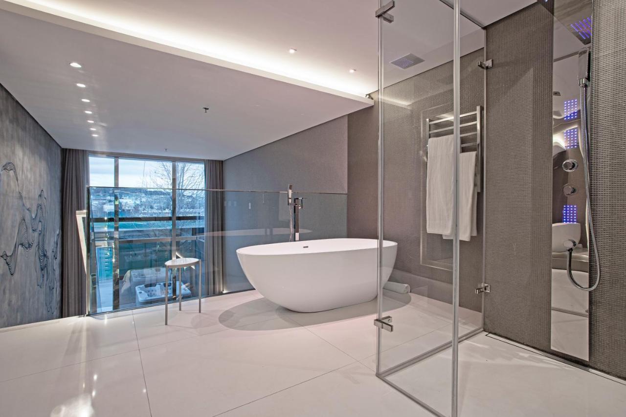 Suryaa Hotel Pinhais, Curio Collection By Hilton Exteriér fotografie
