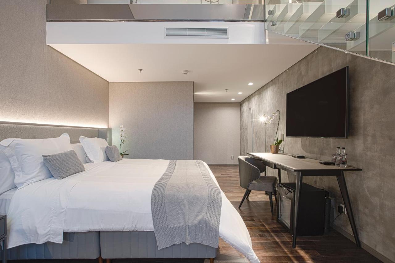 Suryaa Hotel Pinhais, Curio Collection By Hilton Exteriér fotografie