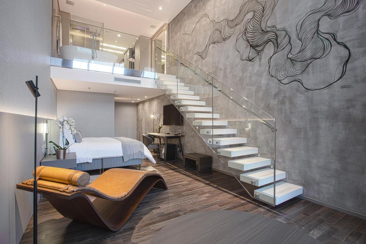 Suryaa Hotel Pinhais, Curio Collection By Hilton Exteriér fotografie