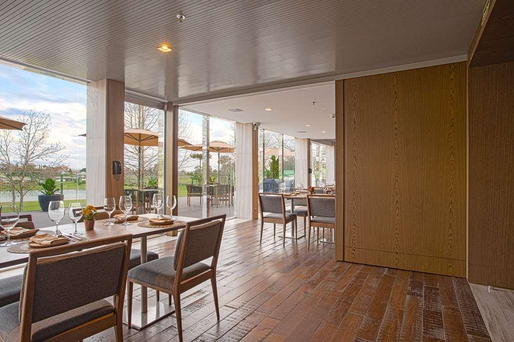 Suryaa Hotel Pinhais, Curio Collection By Hilton Restaurace fotografie