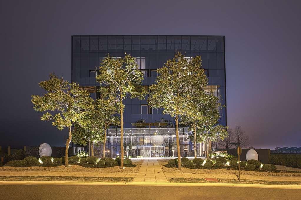 Suryaa Hotel Pinhais, Curio Collection By Hilton Exteriér fotografie