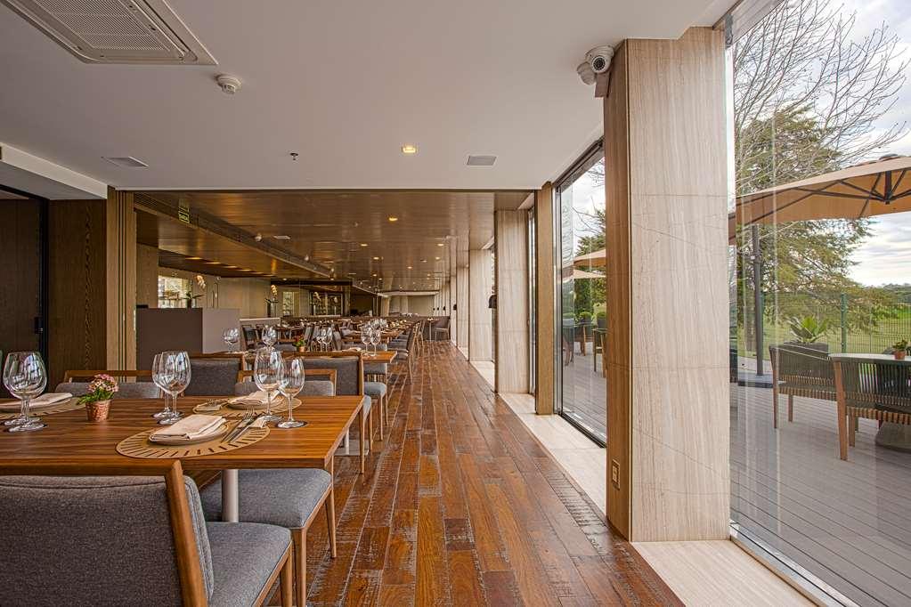 Suryaa Hotel Pinhais, Curio Collection By Hilton Restaurace fotografie